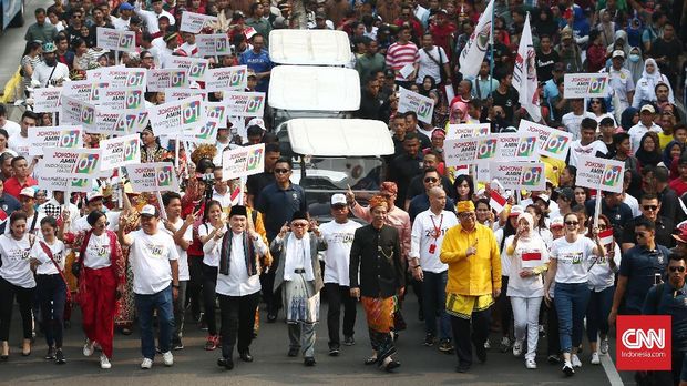 Monas Jadi Lautan Manusia, Transjakarta Tersendat