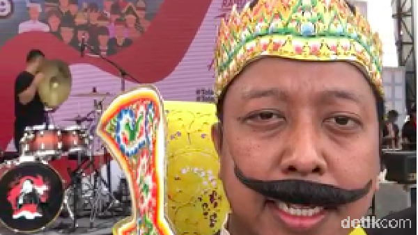 Foto: Rommy Koco, Ketum PPP Berkostum Gatot Koco