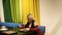 Wanita Ini Terobsesi Punya Bokong Jumbo, Bangku Sampai Patah Didudukinya