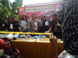 Polisi Gerebek Pabrik Produksi Ribuan Pil Ekstasi di Cibinong