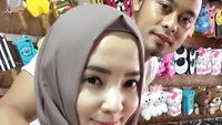 Jadi Selebgram Hijab, Ini Istri Kapten Tim Persib Bandung yang Geulis Pisan