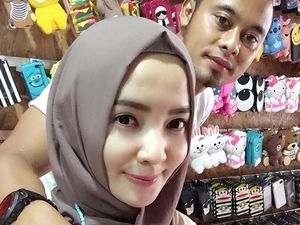 Jadi Selebgram Hijab, Ini Istri Kapten Tim Persib Bandung yang Geulis Pisan