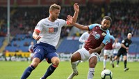 Aaron Lennon (Burnley). Jadi salah satu penampil terbaik kala Burnley menang 4-0 melawan Bournemouth. Lennon mencetak satu gol dan satu assist. Foto: Peter Powell/Reuters