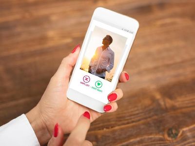 10 Profesi Terpopuler yang Paling Banyak Dapat Swipe Kanan di Tinder