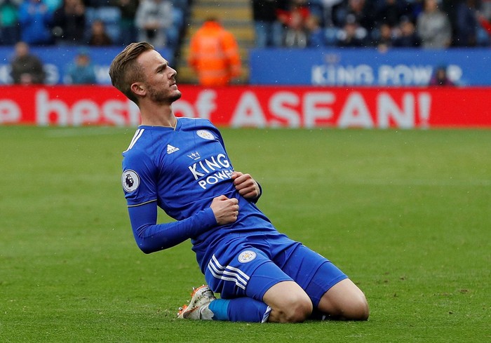 Soccer Football - Premier League - Leicester City v Huddersfield Town - King Power Stadium, Leicester, Britain - September 22, 2018 Leicester Citys James Maddison celebrates scoring their second goal REUTERS/Darren Staples EDITORIAL USE ONLY. No use with unauthorized audio, video, data, fixture lists, club/league logos or 