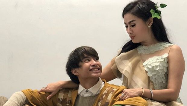 Devano Danendra dan Iis Dahlia