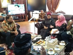 Lembaga Adat Riau Mengadu ke Fadli Zon soal Persekusi Neno Warisman