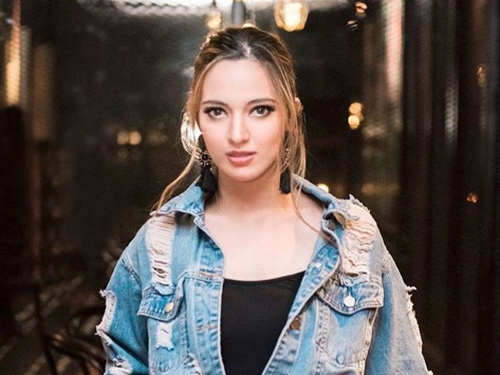 Nia Ramadhani Takut Ditinggalkan Ardi Bakrie Kalau Badan Gemuk Nia Ramadhani Takut Ditinggalkan Ardi Bakrie Kalau Badan Gemuk