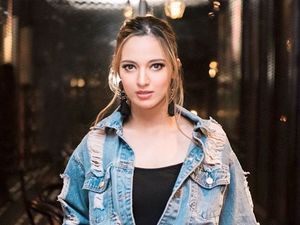 Nia Ramadhani Sebut Protes Telat Bayar Gaji Karyawan JungleLand Salah Alamat Nia Ramadhani Sebut Protes Telat Bayar Gaji Karyawan JungleLand Salah Alamat