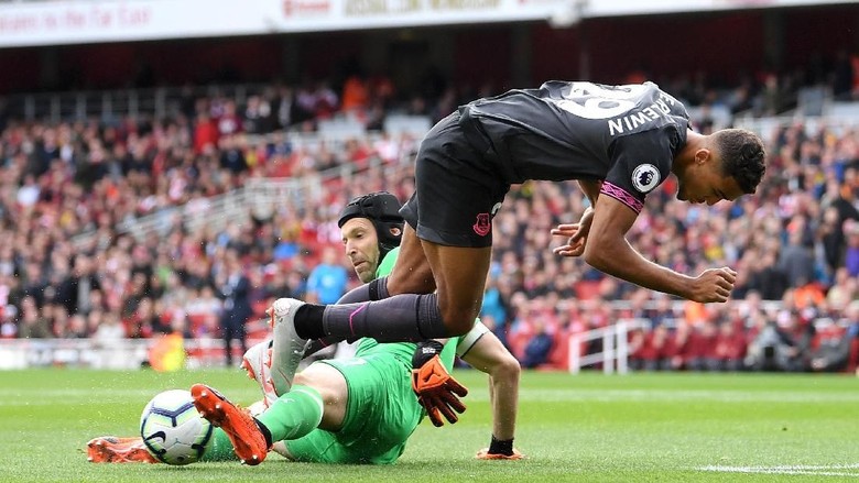 Kegemilangan Cech Krusial dalam Kemenangan Arsenal