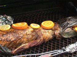 Nenek Berusia 73 Tahun Ini, Berhasil Tangkap Buaya Besar Untuk Dimakan