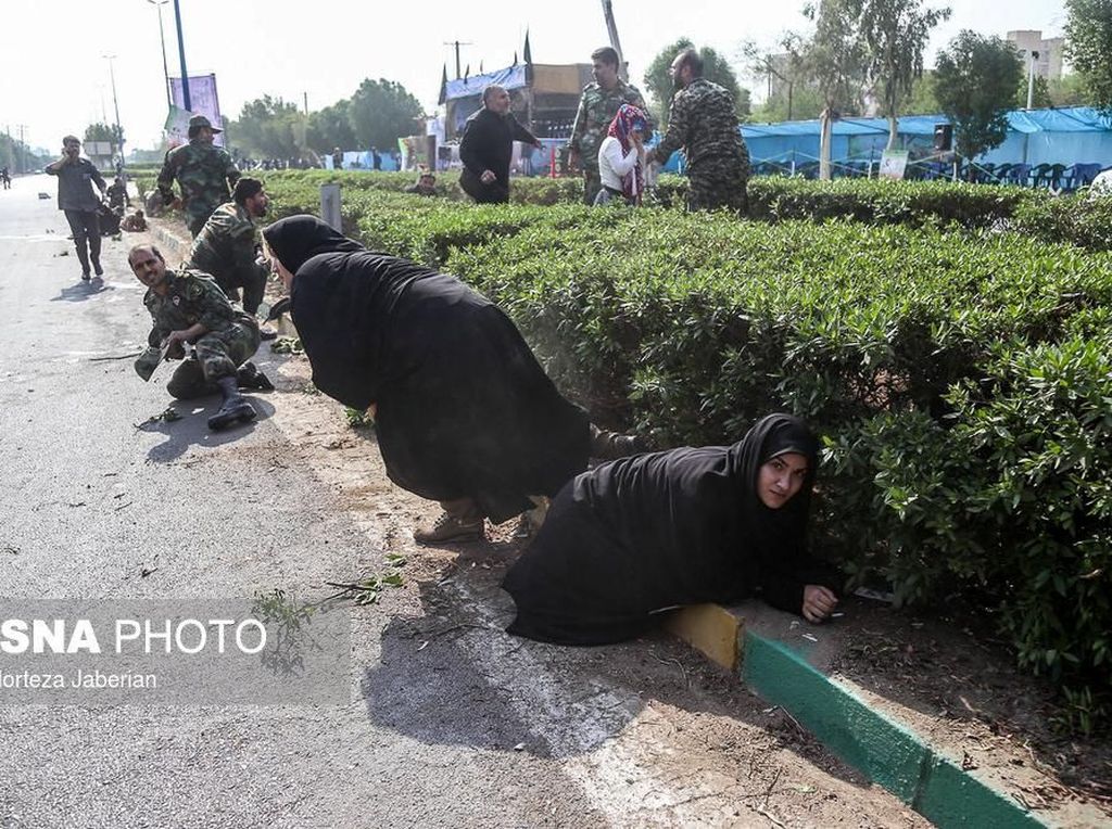 Iran Tangkap 22 Orang Terkait Serangan Parade Militer Iran Tangkap 22 Orang Terkait Serangan Parade Militer