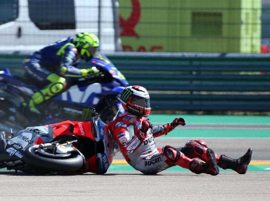Lorenzo: Saya dan Marquez Beda Pendapat, Bukan Bermusuhan Lorenzo: Saya dan Marquez Beda Pendapat, Bukan Bermusuhan