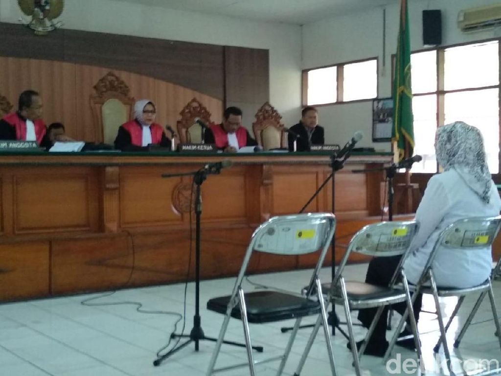 Kasus Suap, Eks Bupati Subang Imas Divonis 6,5 Tahun Bui Kasus Suap, Eks Bupati Subang Imas Divonis 6,5 Tahun Bui
