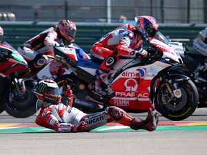 Momen Lorenzo Crash di Tikungan Pertama MotoGP Aragon