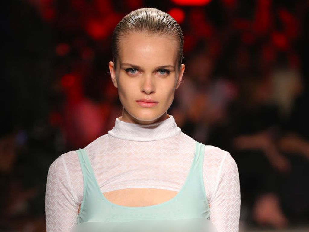 Model dengan 3 Payudara di Milan Fashion Week, Adakah di Kehidupan Nyata? Model dengan 3 Payudara di Milan Fashion Week, Adakah di Kehidupan Nyata?