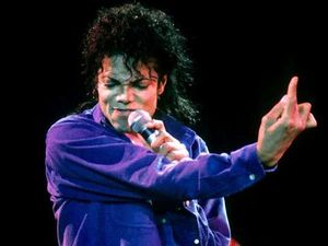 Dendam Michael Jackson Pada Batman yang Gak Terlampiaskan Dendam Michael Jackson Pada Batman yang Gak Terlampiaskan