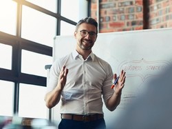 Mengenal Sapioseksual, Istilah Buat Kamu yang Bergairah Lihat Orang Pintar