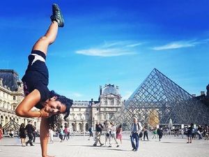 Kasihan, Traveler Difabel Ini Dilarang Naik Menara Eiffel