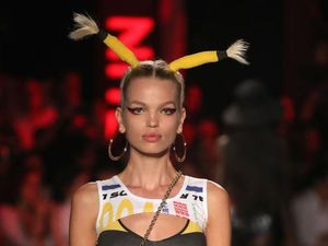 Model dengan Tiga Payudara Curi Perhatian di Milan Fashion Week