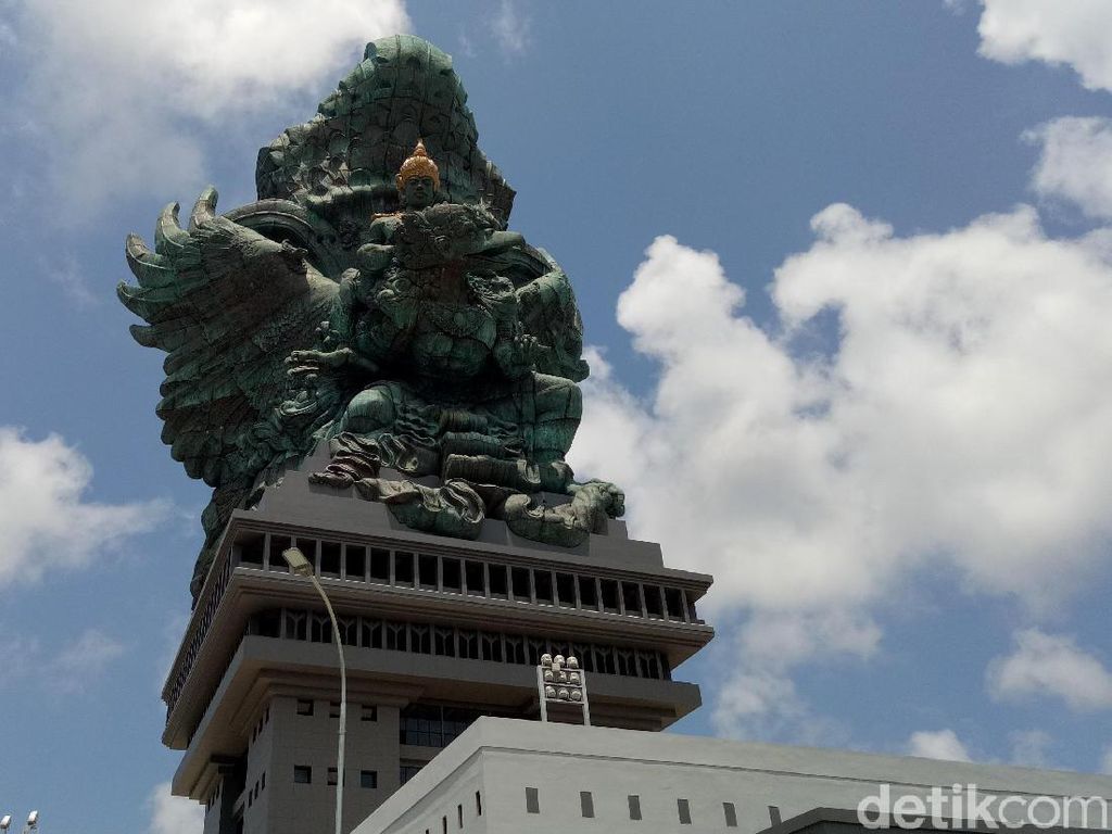 Lihat Kembali Megahnya GWK yang Tertinggi Ketiga di Dunia Lihat Kembali Megahnya GWK yang Tertinggi Ketiga di Dunia