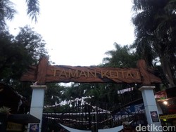 Sedih, Taman Kota di Tangsel Ini Banyak Sampah Berserakan