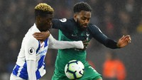 Danny Rose (Tottenham Hotspur). Ikut berperan penting dalam kemenangan Tottenham atas Brighton & Hove Albion. Ia menyumang assist untuk gol Erik Lamela. Foto: Dylan Martinez/Reuters