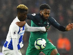 Danny Rose (Tottenham Hotspur). Ikut berperan penting dalam kemenangan Tottenham atas Brighton & Hove Albion. Ia menyumang assist untuk gol Erik Lamela. Foto: Dylan Martinez/Reuters