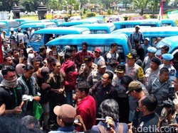 Hari Pertama Kerja, Wali Kota Malang Dikado Demonstrasi