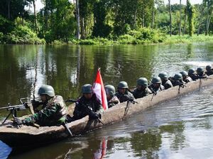 Patroli Menyusuri Hutan Kaliwanggo, Merauke