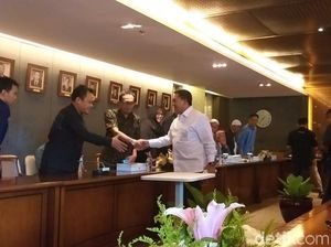 Arab Saudi Cegah Habib Rizieq ke Malaysia, Fadli Zon Turun Tangan Arab Saudi Cegah Habib Rizieq ke Malaysia, Fadli Zon Turun Tangan