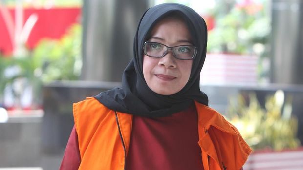 Mantan Wakil Ketua Komisi VII DPR Eni Maulani Saragih, di gedung KPK, Jakarta, Senin (24/9).