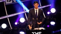 Thibaut Courtois dinobatkan sebagai Kiper Terbaik Dunia 2018. Courtois mengalahkan Hugo Lloris (Prancis/Tottenham Hotspur) dan Kasper Schmeichel (Denmark/Leicester City) usai membantu Belgia finis ketiga di Piala Dunia. (Foto: John Sibley/Action Images via Reuters)