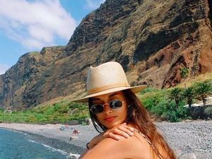 Foto: Saat Model Victoria Secret Gizele Oliveira Keliling Dunia