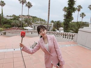 Tersihir Pesona Reporter Korea yang Cantiknya Buat Pria Betah Nonton Berita Tersihir Pesona Reporter Korea yang Cantiknya Buat Pria Betah Nonton Berita