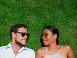 Ini Tips Memilih Kacamata Hitam Sesuai Bentuk Wajah