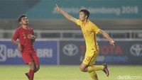 Gol kembali lahir dari skema sepak pojok setelah sontekan Qianglong Tao diteruskan dengan sundulan Chaoyang Liu. China unggul 2-0 hingga turun minum.