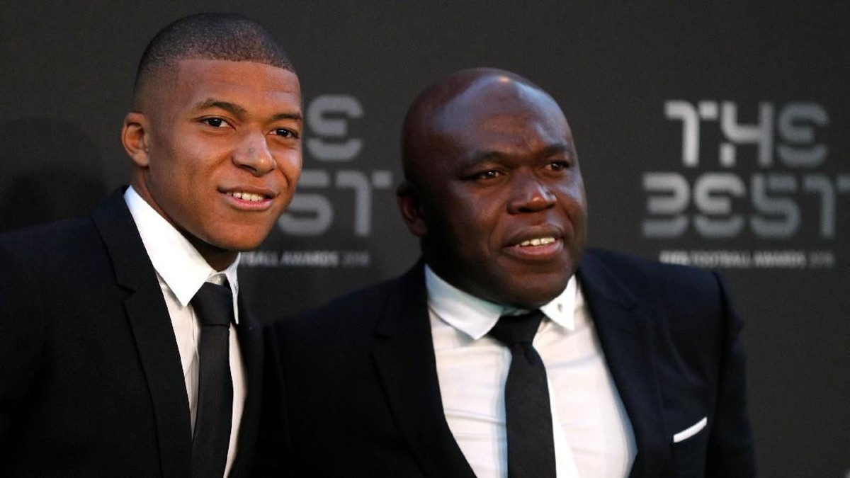 Kylian Mbappe dan ayahnya, Wilfried. Foto: John Sibley/Reuters