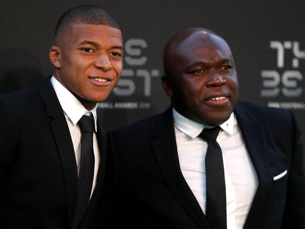 Mbappe Bisa Jadi Penerus Ronaldo dan Messi Mbappe Bisa Jadi Penerus Ronaldo dan Messi