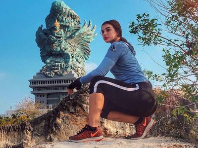 Foto: Liburannya Nora Philip, Model Blasteran dengan Bibir Terindah
