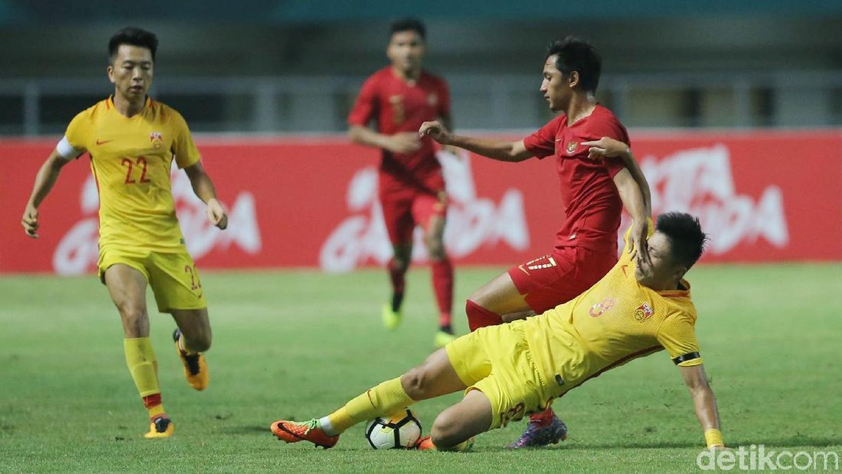 Timnas Indonesia U-19 kalah 0-3 dari China. (Foto: Grandyos Zafna/detikcom)