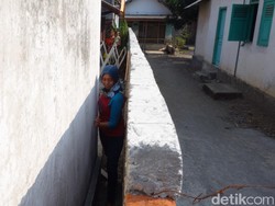 Cekcok yang Berujung Blokade Pagar Tembok