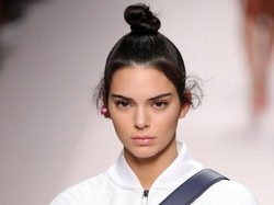 Tajir Melintir, Kendall Jenner Beli Rumah Emily Blunt Seharga Rp 97 M