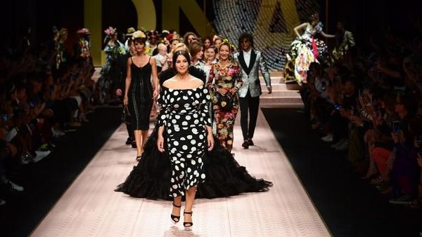 Aksi Monica Bellucci sampai Jessica Jung Jadi Model di Milan Fashion Week