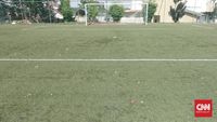 Lapangan sepak bola di wisma FAM.