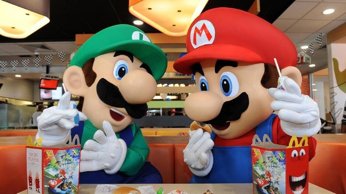 Mario dan Luigi, ikon Nintendo, boleh jadi akan tampil dalam lebih banyak game mobile di masa depan. (Foto: Bob Riha, Jr./Nintendo of America via Getty Images) Mario dan Luigi, ikon Nintendo, boleh jadi akan tampil dalam lebih banyak game mobile di masa depan. (Foto: Bob Riha, Jr./Nintendo of America via Getty Images)
