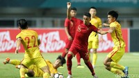 Menjamu China di Stadion Pakansari, Cibinong, Selasa (25/9/2018) malam WIB, Indonesia langsung tampil menekan.