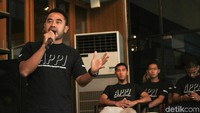 Sebelumnya, BOPI meminta agar PSSI memberikan sanksi tegas kepada klub atas tragedi yang menimpa Haringga di Stadion Gelora Bandung lautan Api (GBLA), Bandung, 23 September. BOPI menghentikan liga pekan ke-24 agar PSSI berfokus merampungkan kewajiban itu. PSSI berjanji berupaya keras untuk menjawabnya 1x24. 