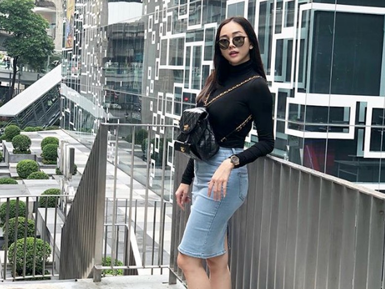 Beredar Video Aura Kasih Nyanyi di Pernikahannya Beredar Video Aura Kasih Nyanyi di Pernikahannya