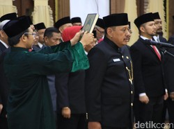 Gubernur Soekarwo Lantik Sekda Jatim, Begini Proses Seleksinya
